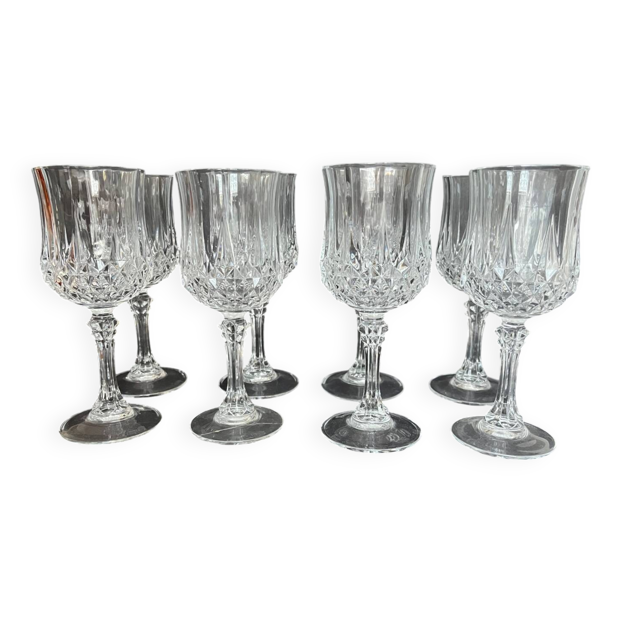 8 Arques crystal wine glasses