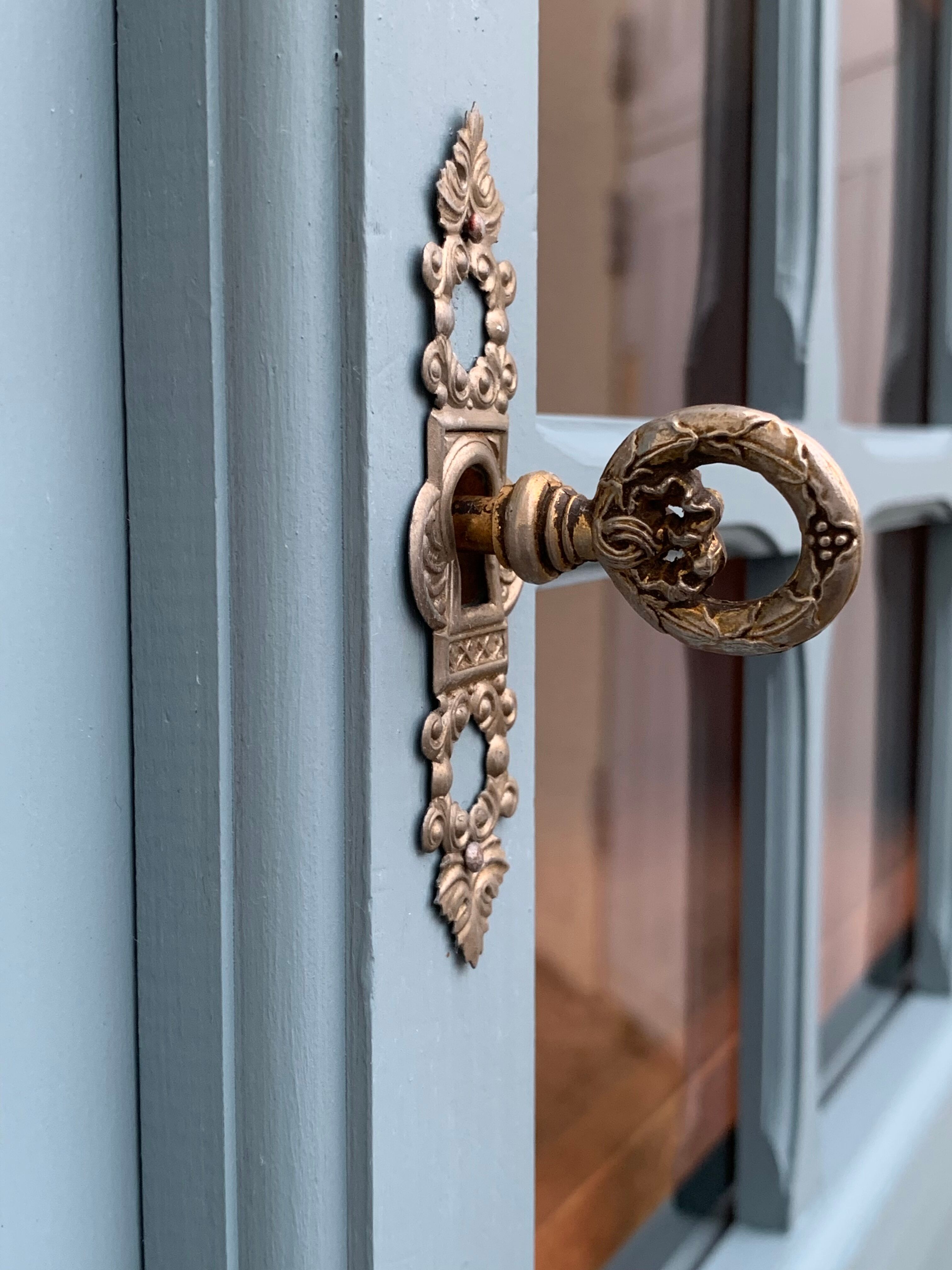 Parisian wardrobe glazed blue gray