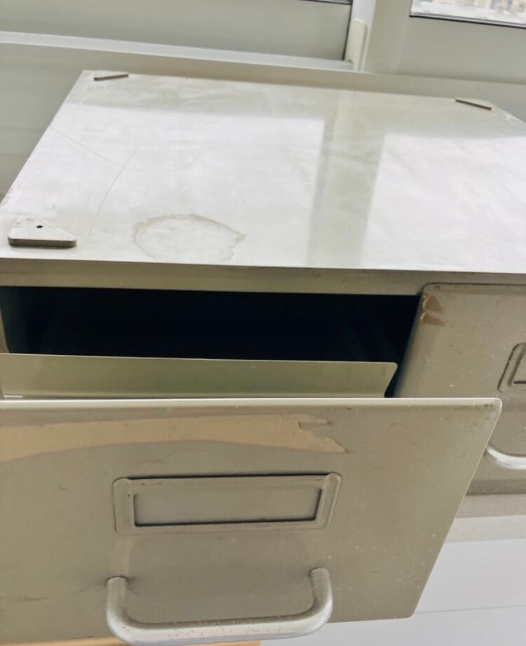 Metal filing cabinet with 2 drawers