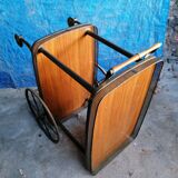 Serving table on wheels