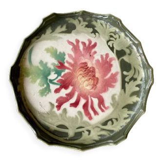 Vintage slip dish chrysanthemum Saint Clement