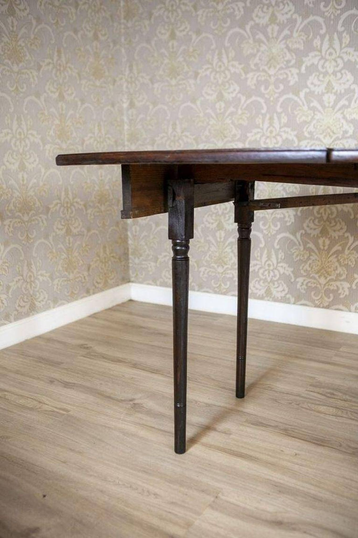 Early 20th Century Extendable Oak Dining Table, 1930s