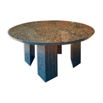 Round table in polished granite 10 seats