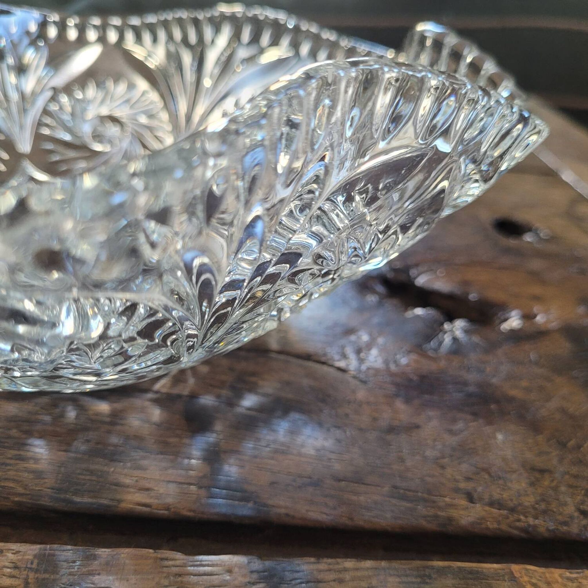 Pressed-mould glass cup – Stars & palmettes – 1960s-70s