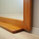 Miroir au cadre en acajou, design italien, années 1970, production : Italie