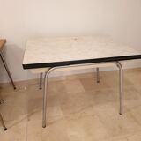 Table in formica