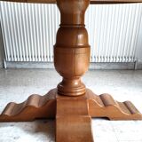 Round table in solid chene