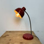 Lampe de Table Industrielle Rouge à Col de Cygne, 1960s