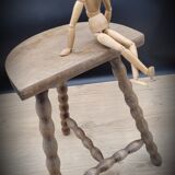 Tripod stool legs half-round balls