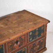 Antique storage trunk with floral decoration (circa 1895) #102