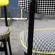 Chaise vintage "pied de poule"