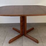 Table extensible danoise ovale en teck, années 60