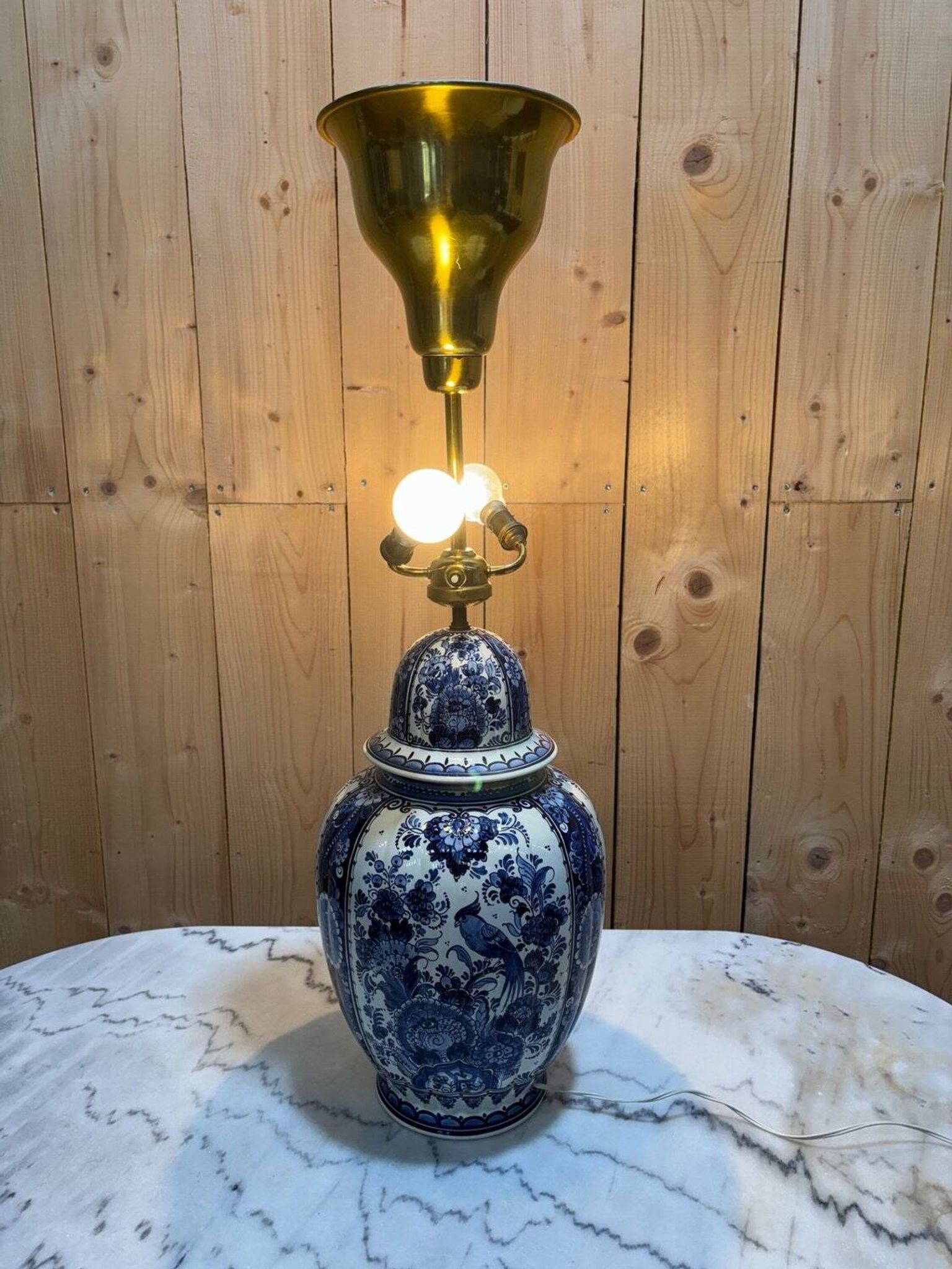 Lampe Delft en faïence bleue et blanche - hauteur 80 cm