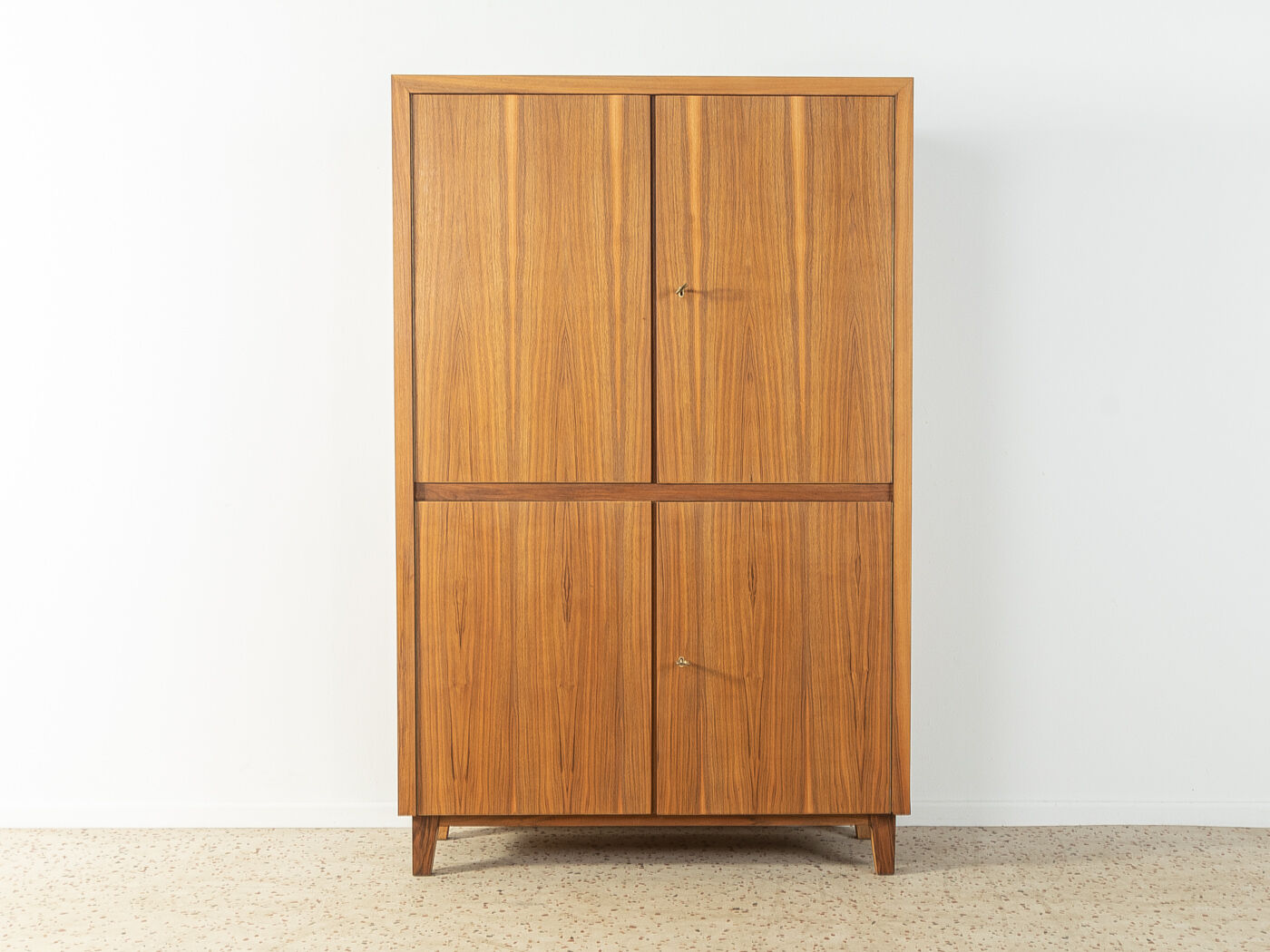 1950s Dresser, Musterring