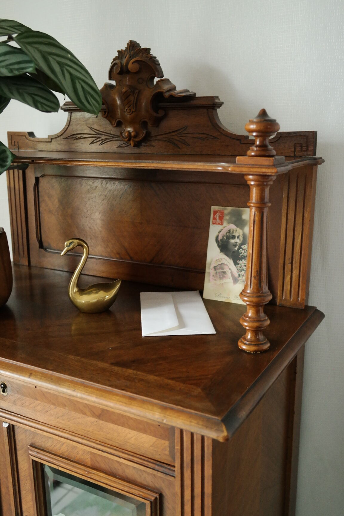 Louis XVI style music cabinet in walnut, 20th century.