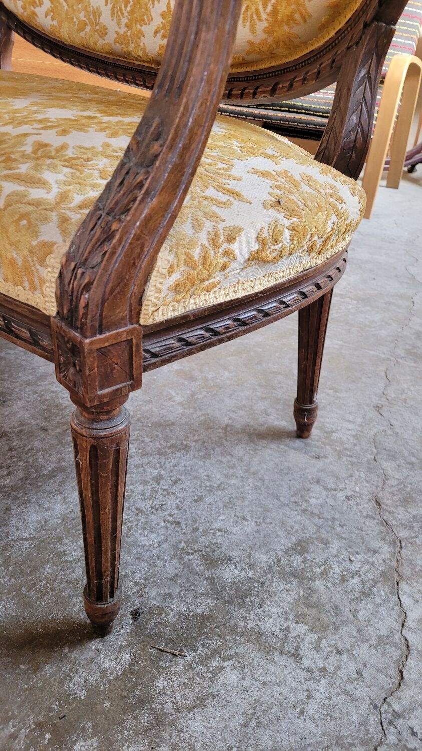 Louis XVI style sofa bench carved