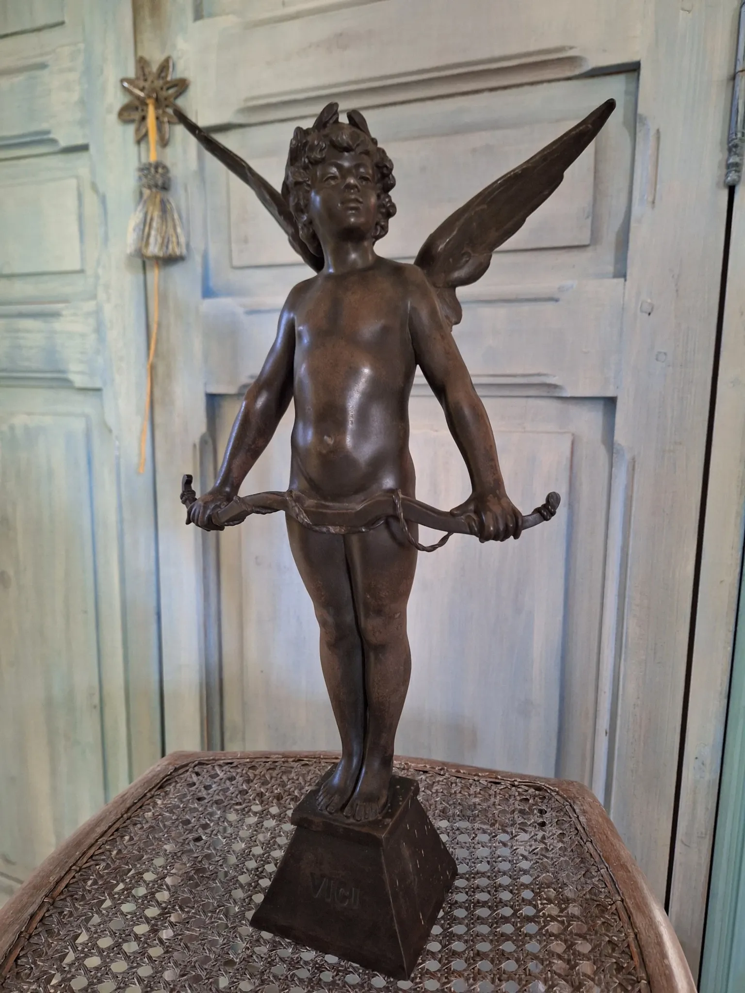 Statue "Vici" Auguste Moreau