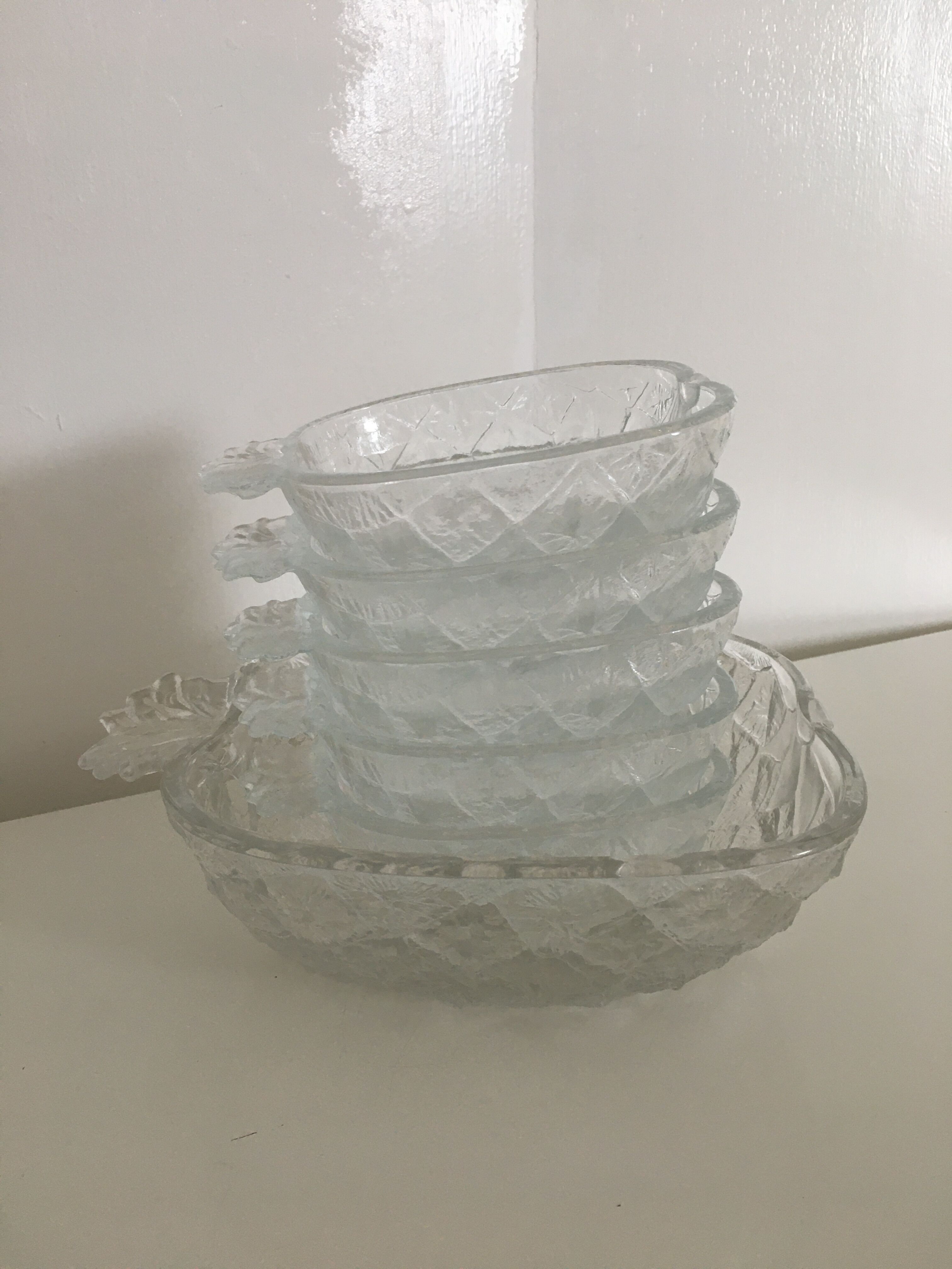 Pineapple dessert service