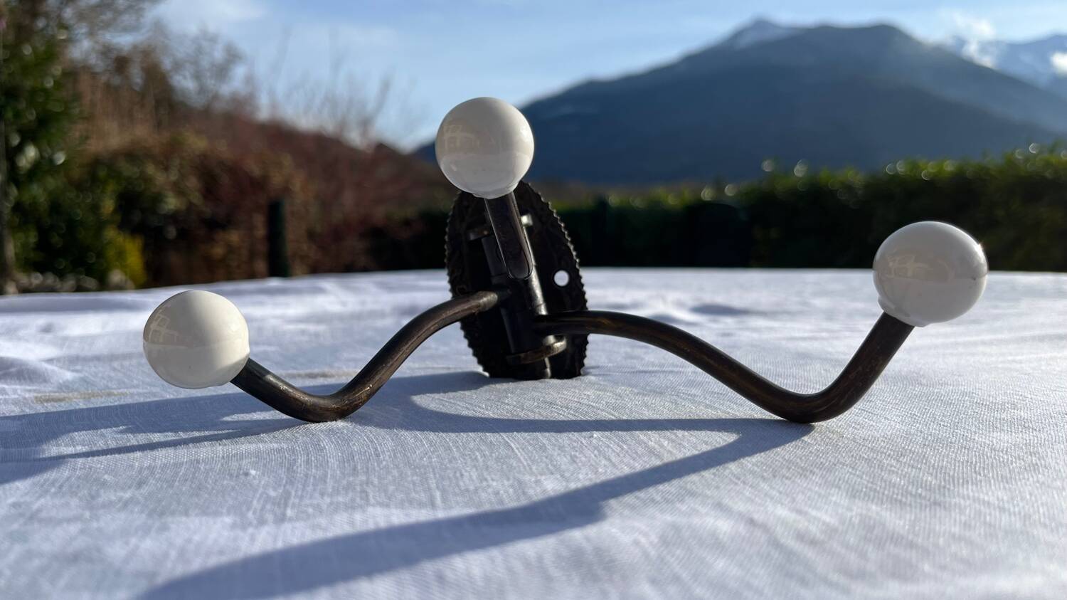 Vintage bakelite 3 ball hook