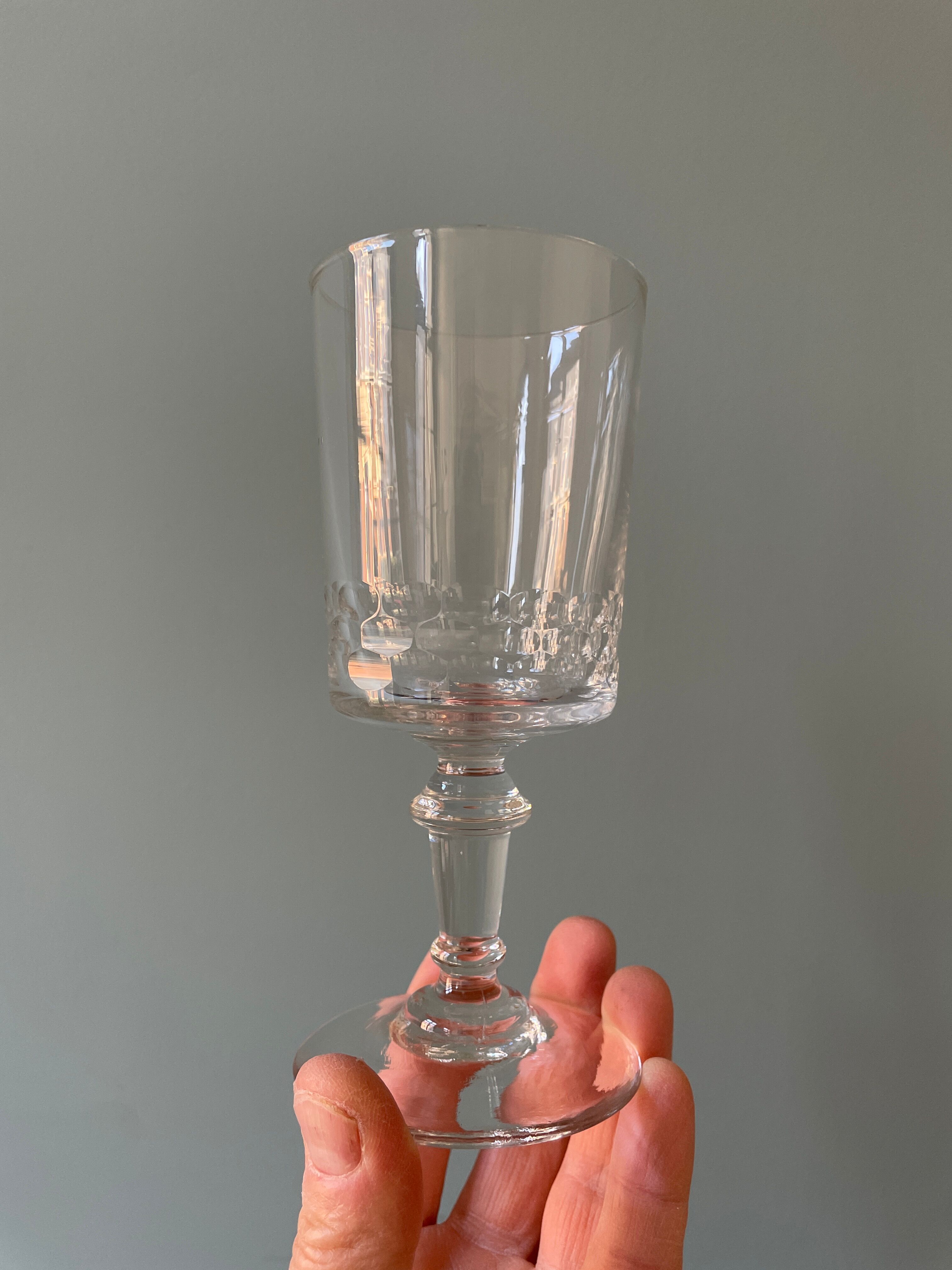 Lot de 4 verres à pieds anciens
