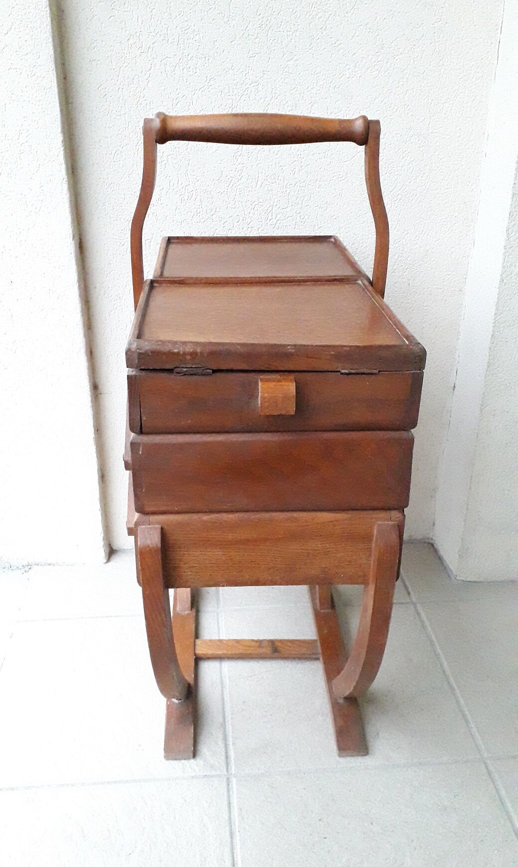 Travailleuse en bois