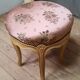 Pouf laqué style Louis XV