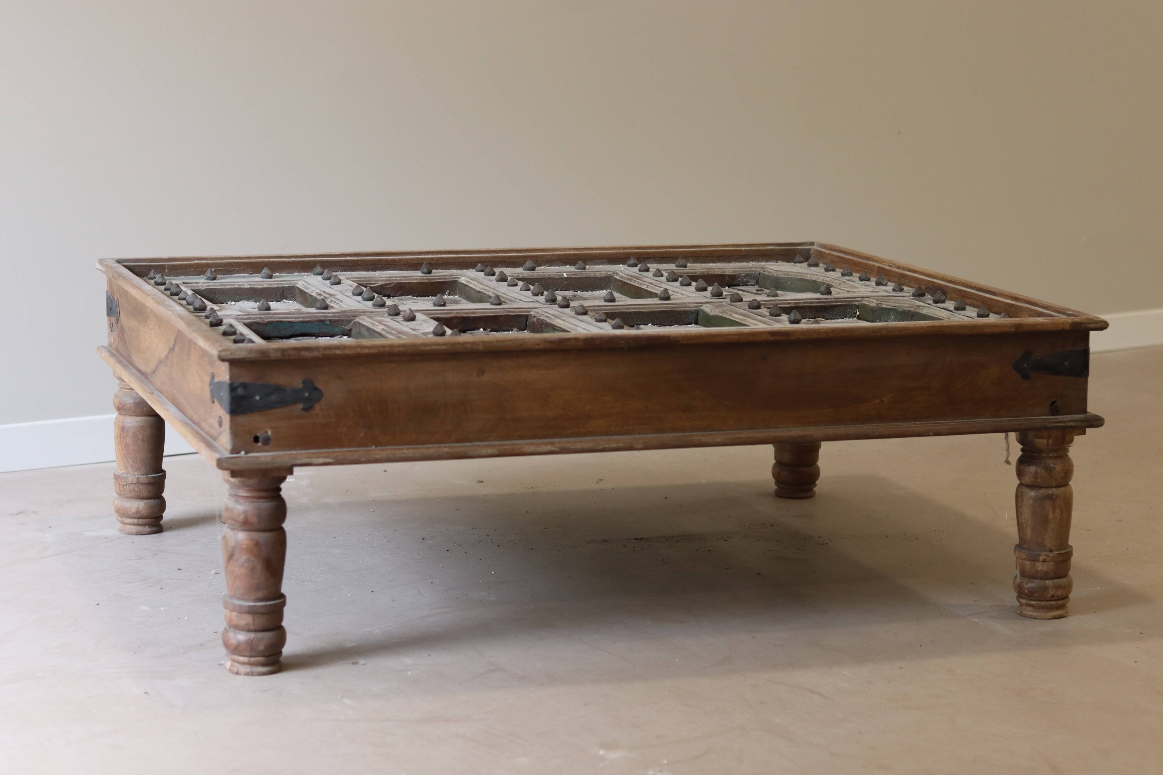 Coffee table old Indian tray