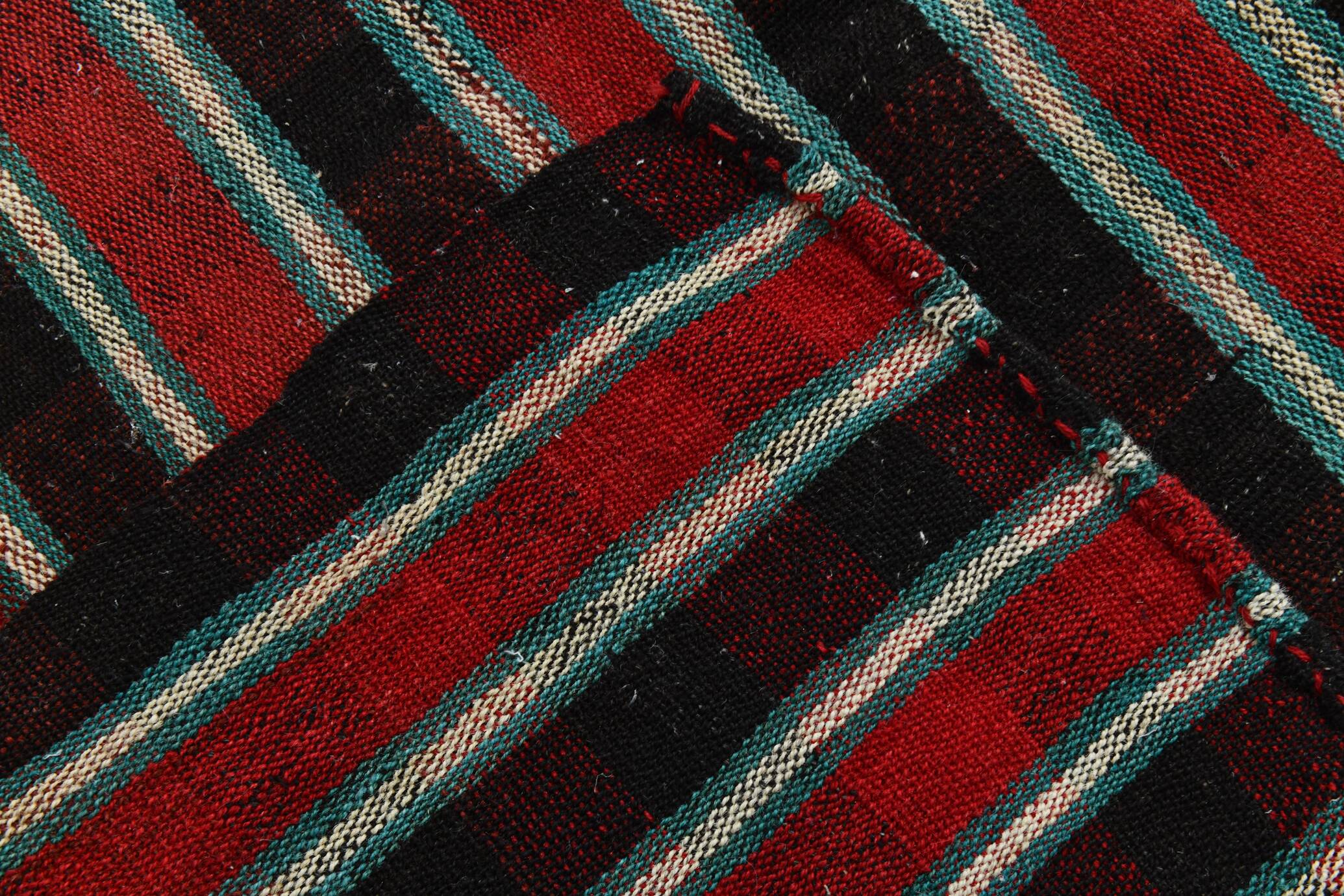 Tapis Kilim rayé rouge et vert, 202x312 cm