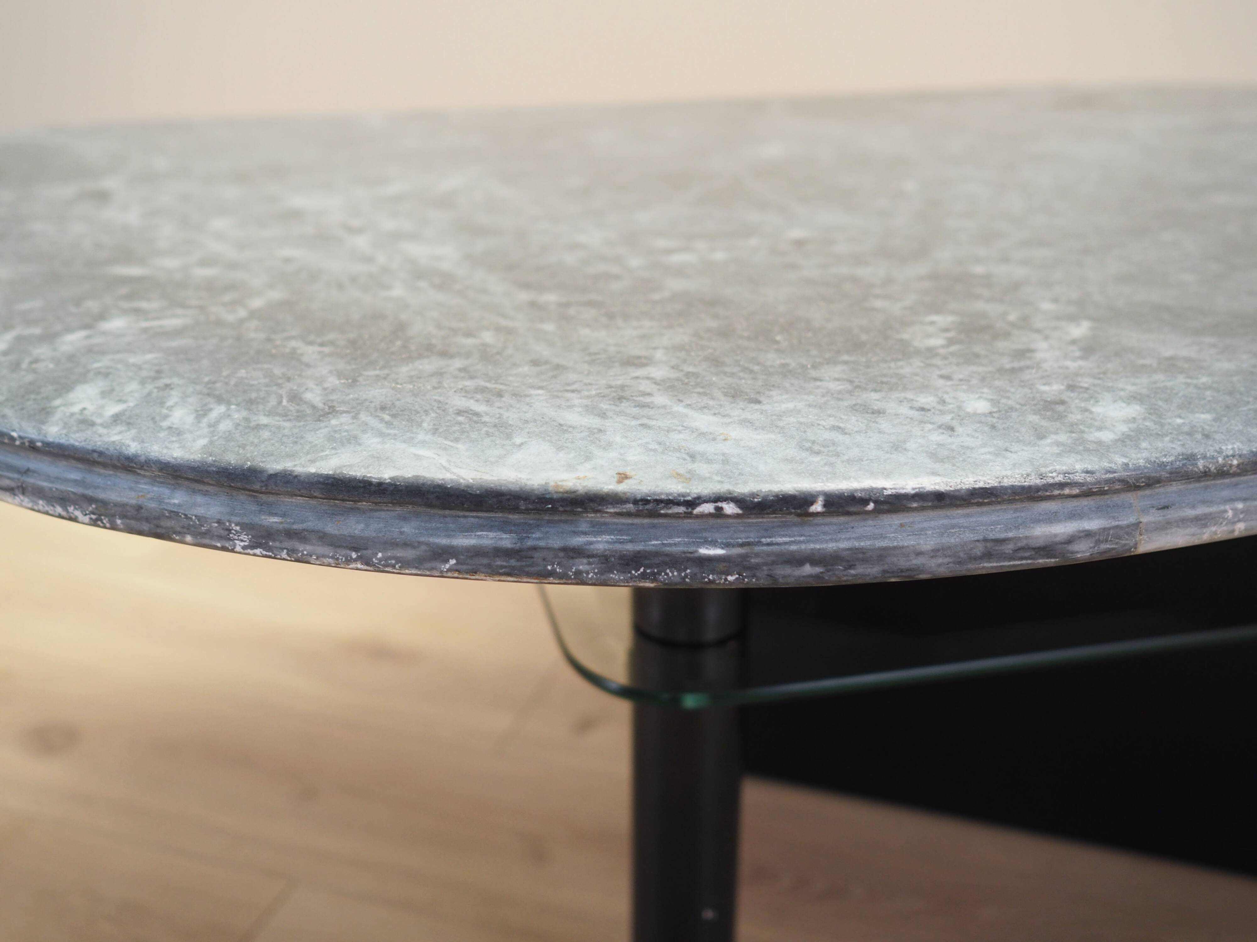 Coffee table, Italian design, 1980s, production: Italy