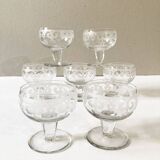 Verres apéritifs anciens en cristal gravé