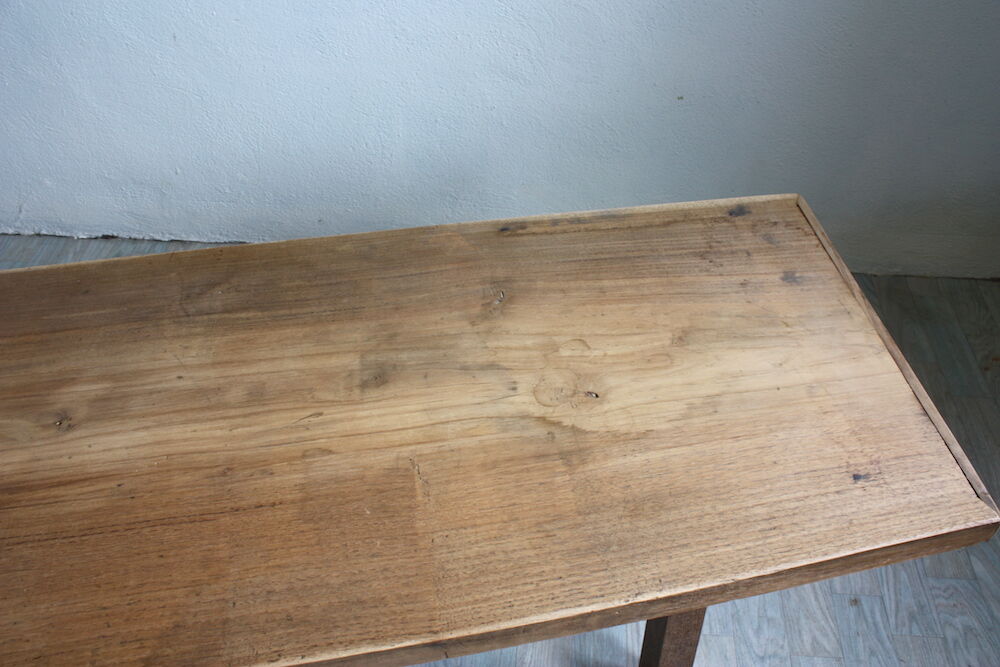 Table basse brute en bois