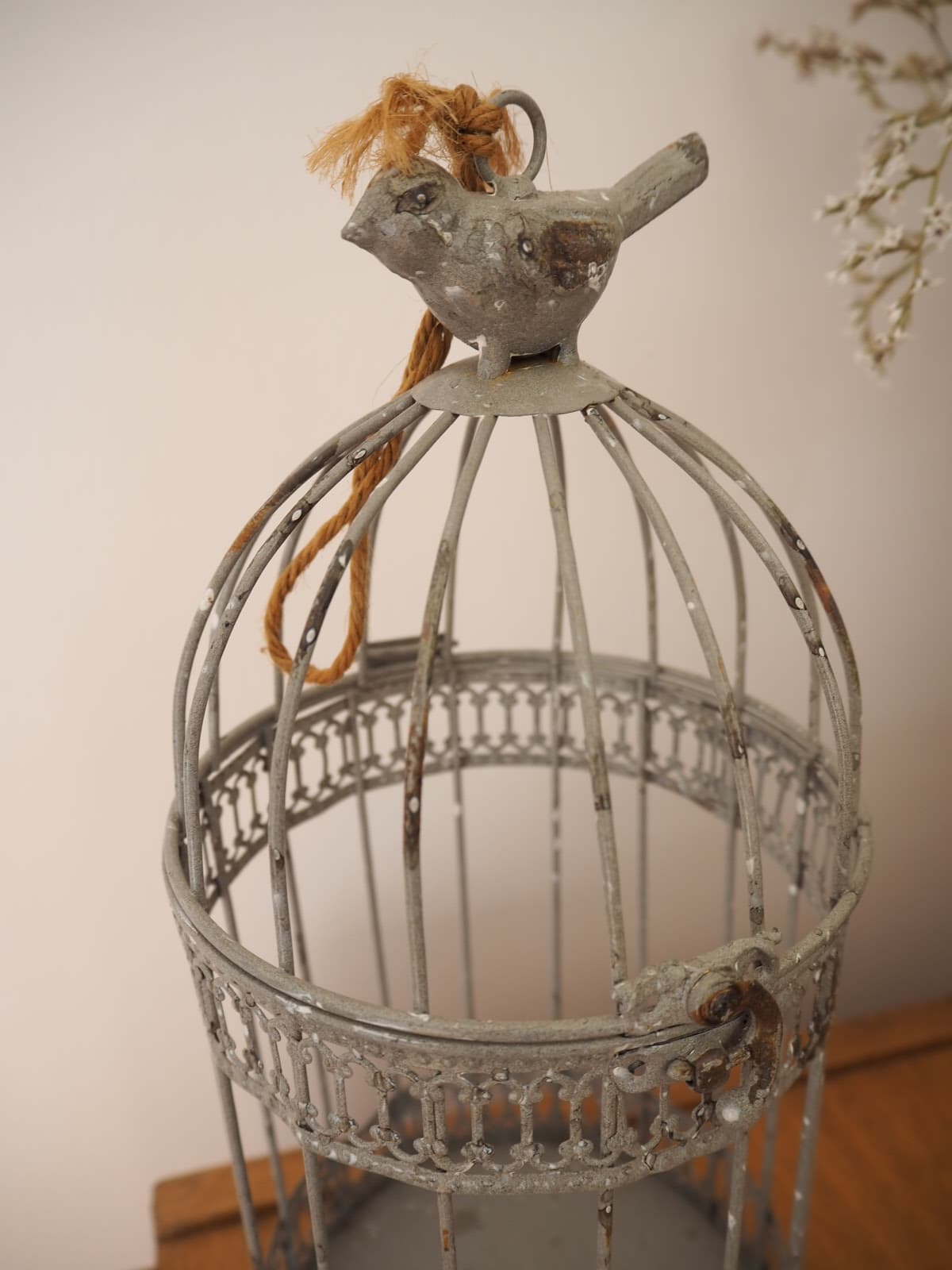 Decorative bird cage