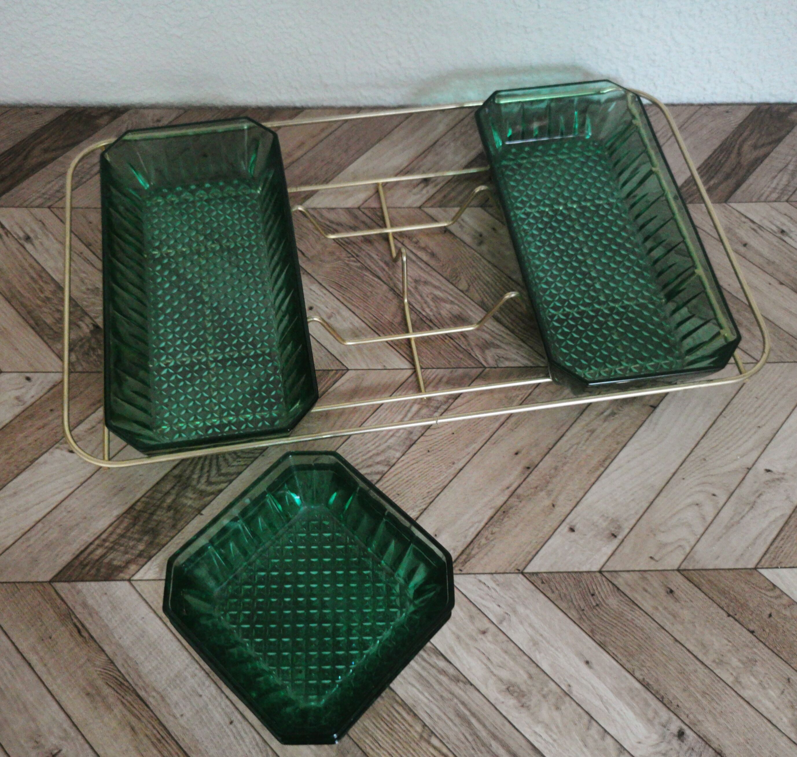 Arcoroc Emerald green and gold aperitif tray