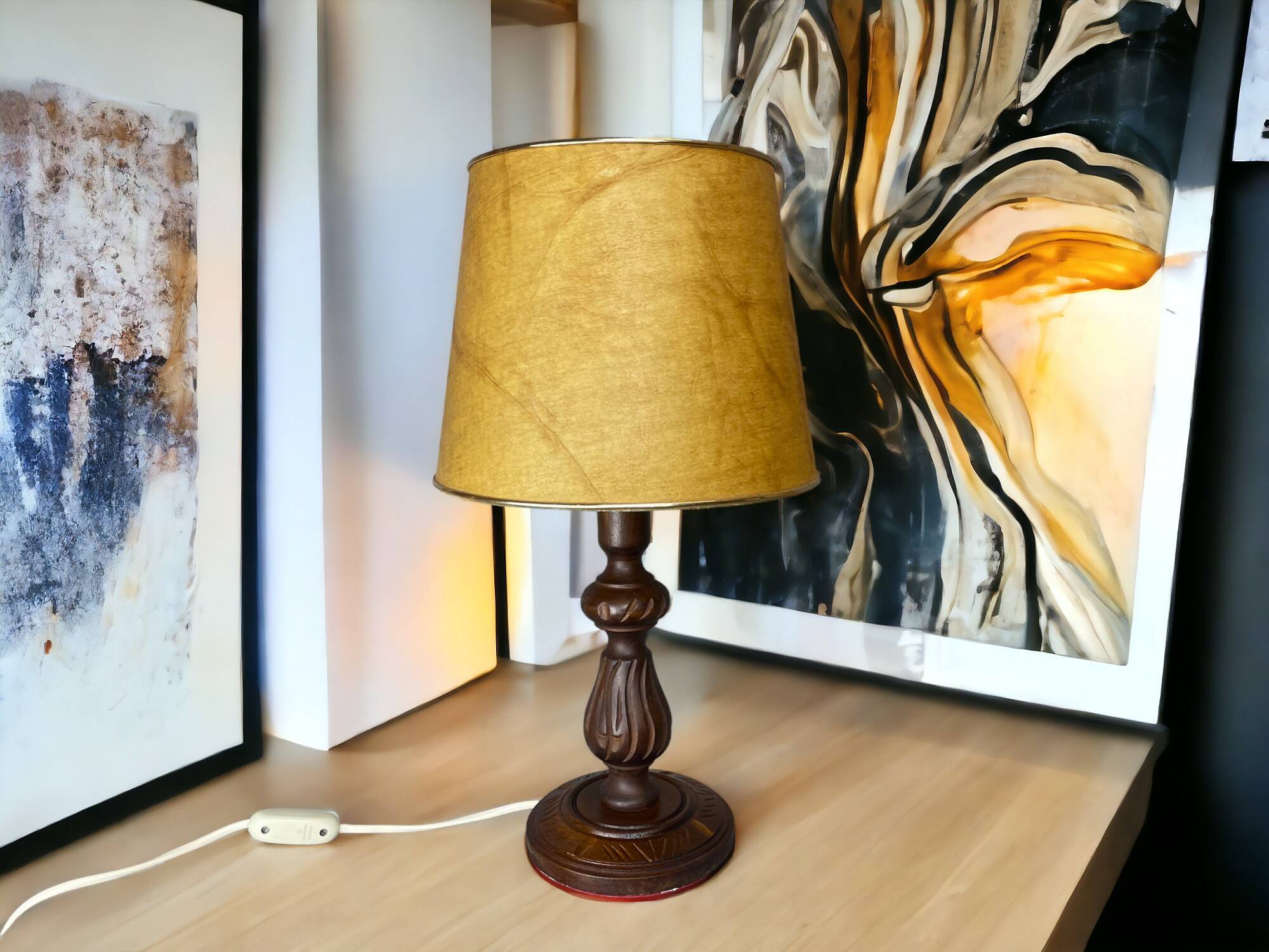 Lampe de table rustique en bois sculpté