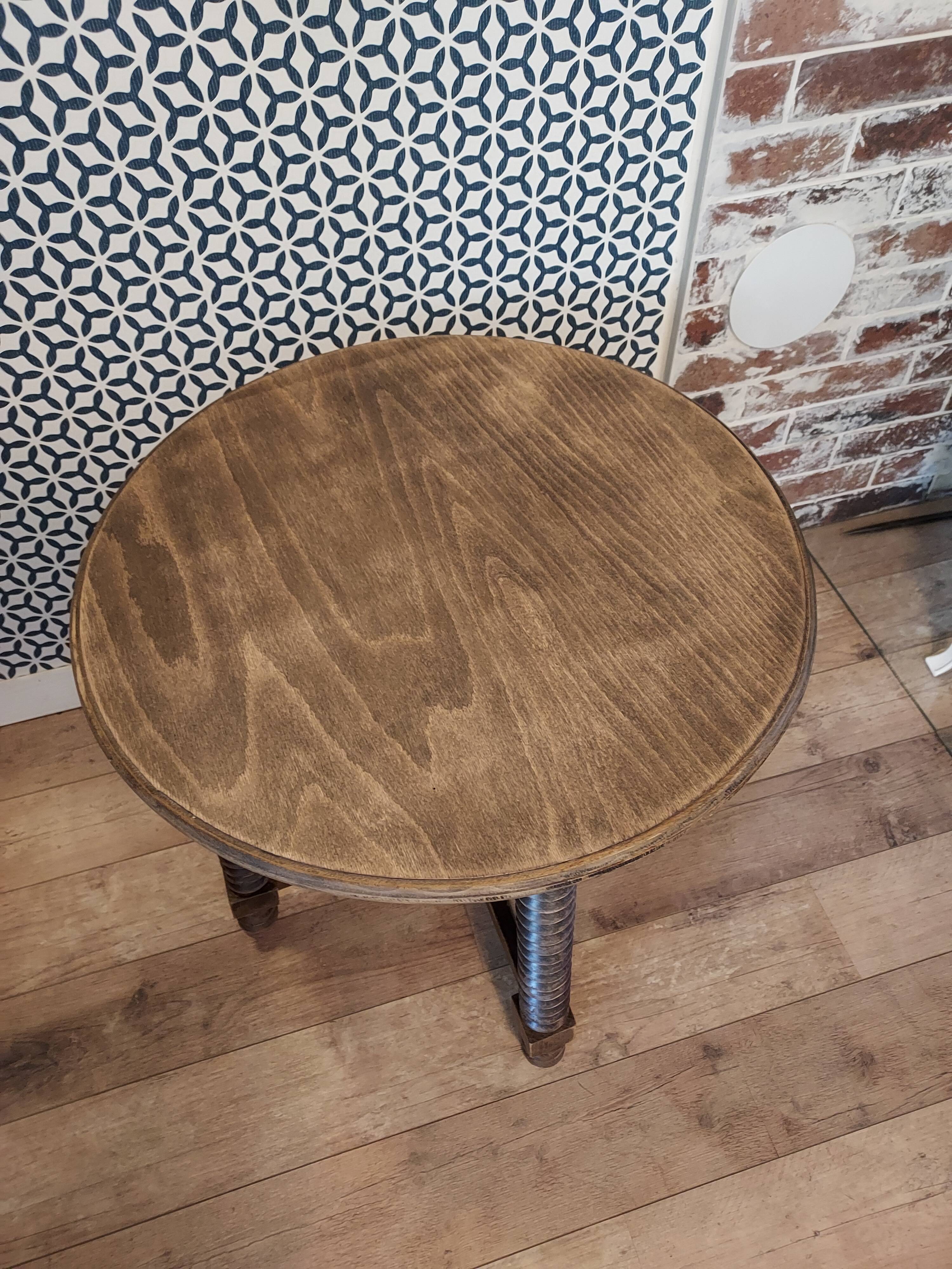 Side table turned wooden legs