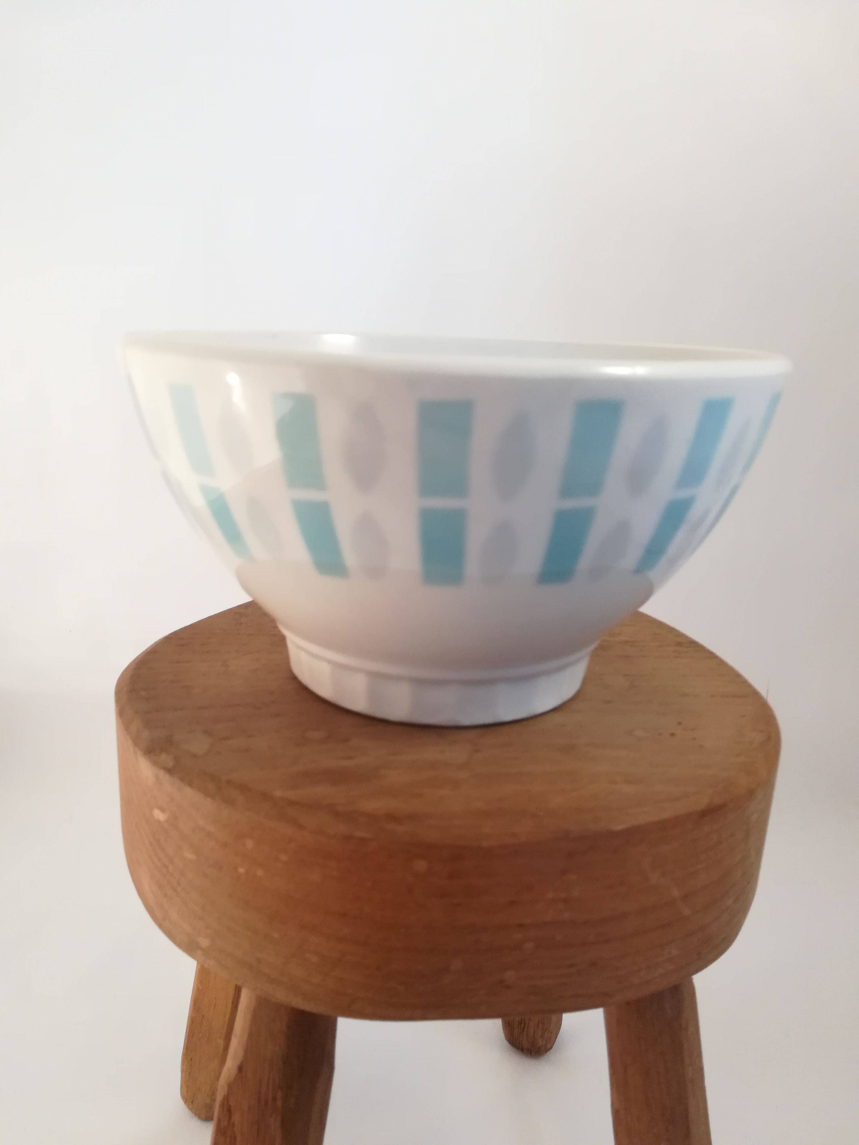 Set of 5 vintage bowls