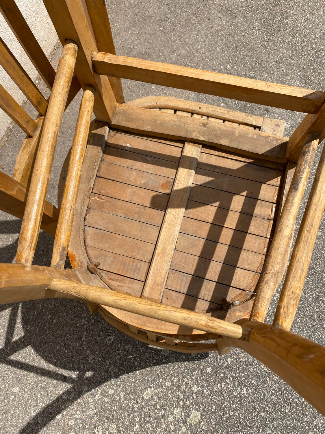 Set de 8 chaises bistrot brutes