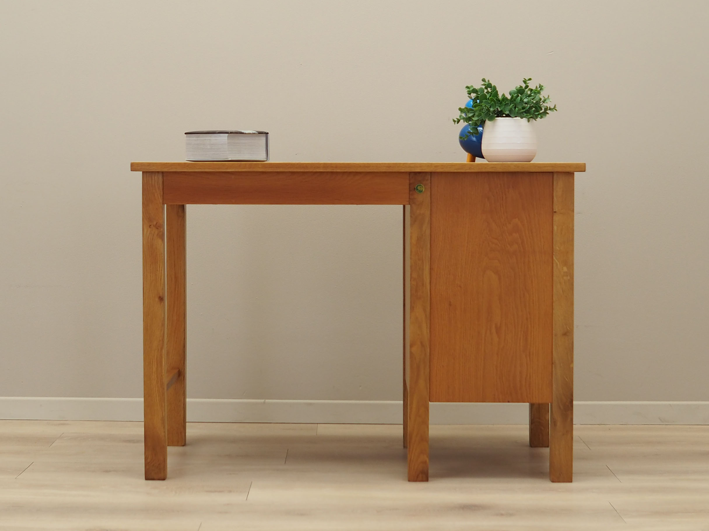Oak desk, Danish design, 1960s, production: Denmark