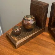 Pair of bookends balls