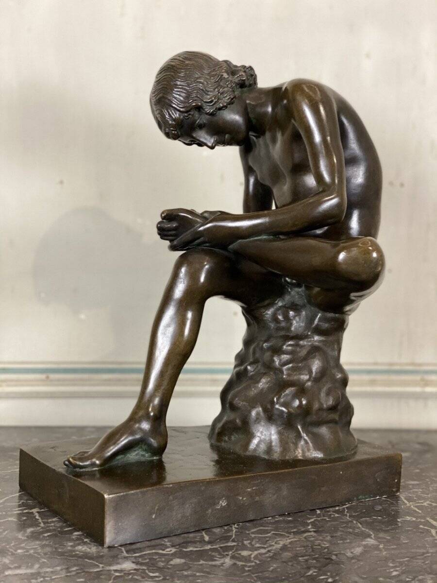 Le Spinario ou tireur d’épine, bronze d’après l’antique