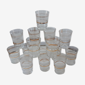 Lot de 15 verres à eau / gobelets granités à liseré vintage années 50