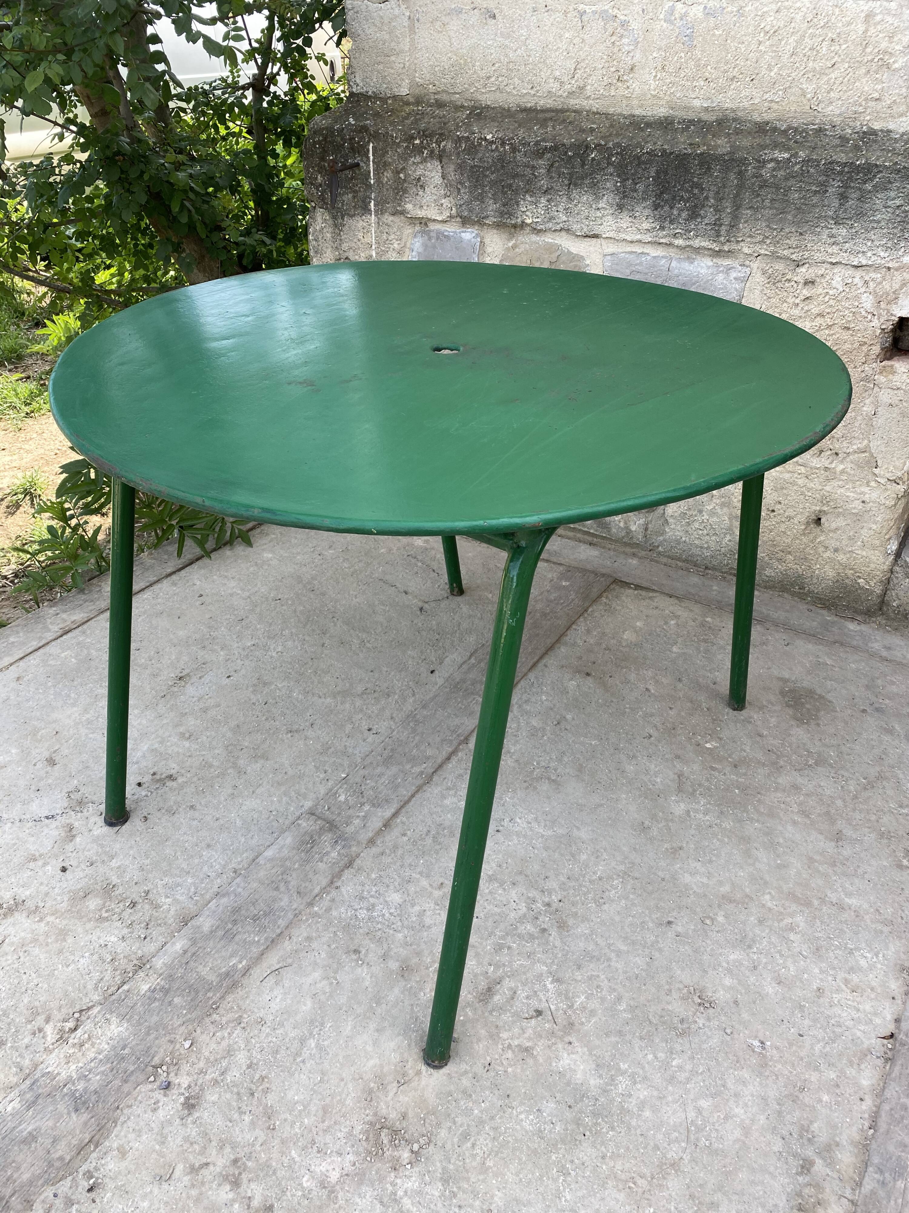 Garden metal round table 1960