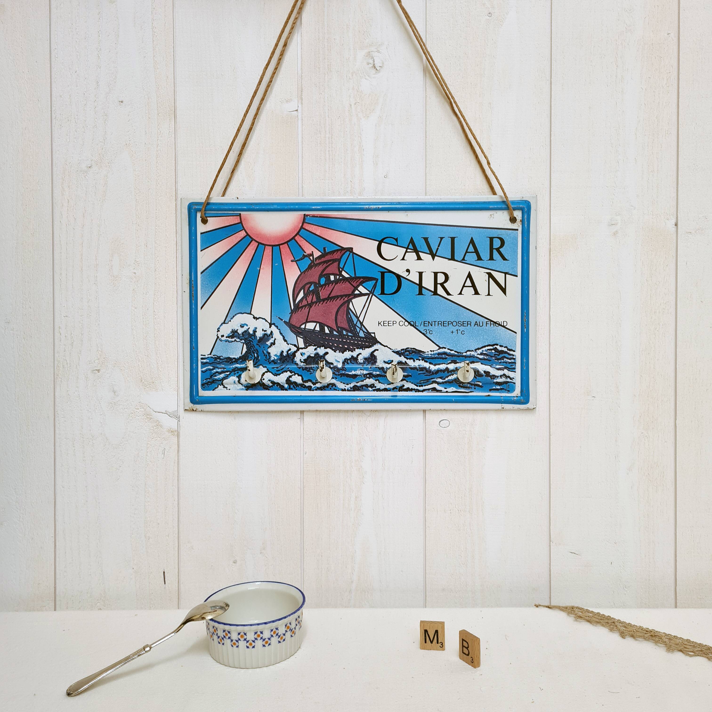 Enamelled advertising plate