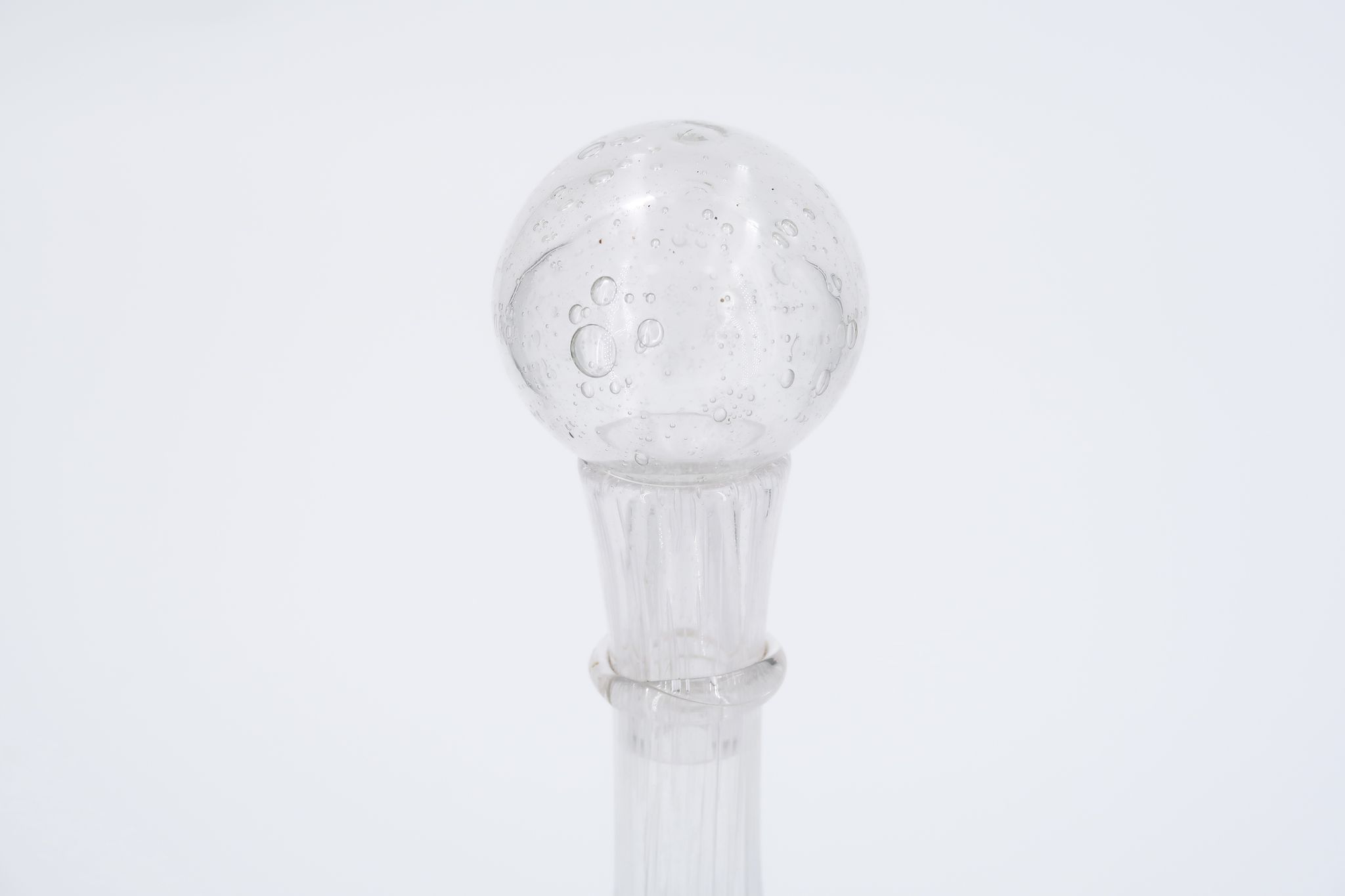 Carafe en verre bullé transparent La Rochère, années 70
