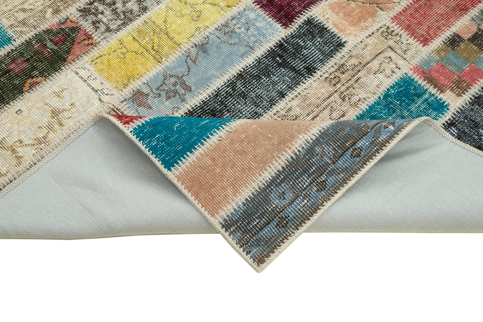 Handmade oriental contemporary 166 cm x 233 cm multicolor patchwork carpet