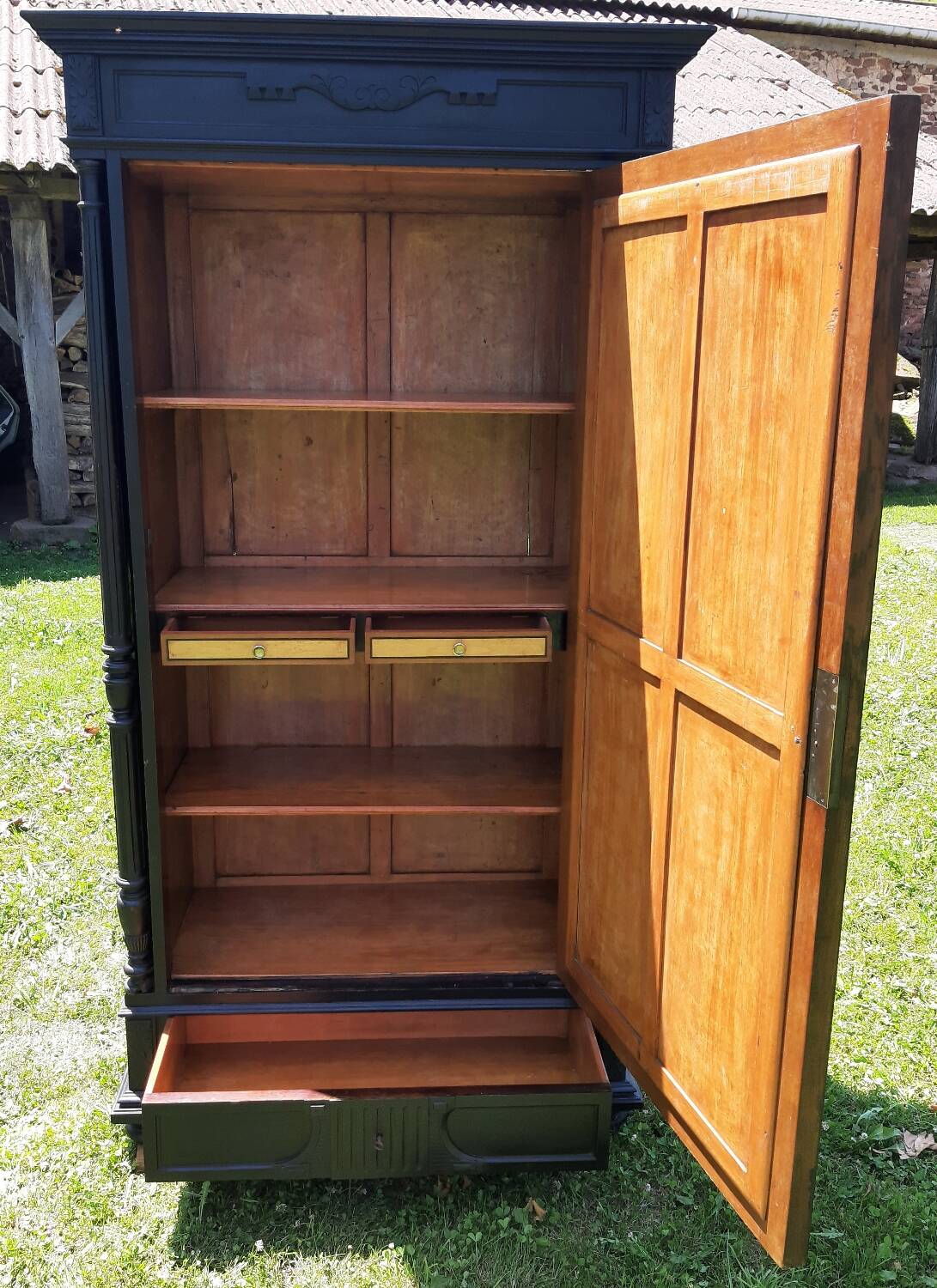 Dressmaker's cabinet with beveled triptych mirrors. (Mirror cabinet)