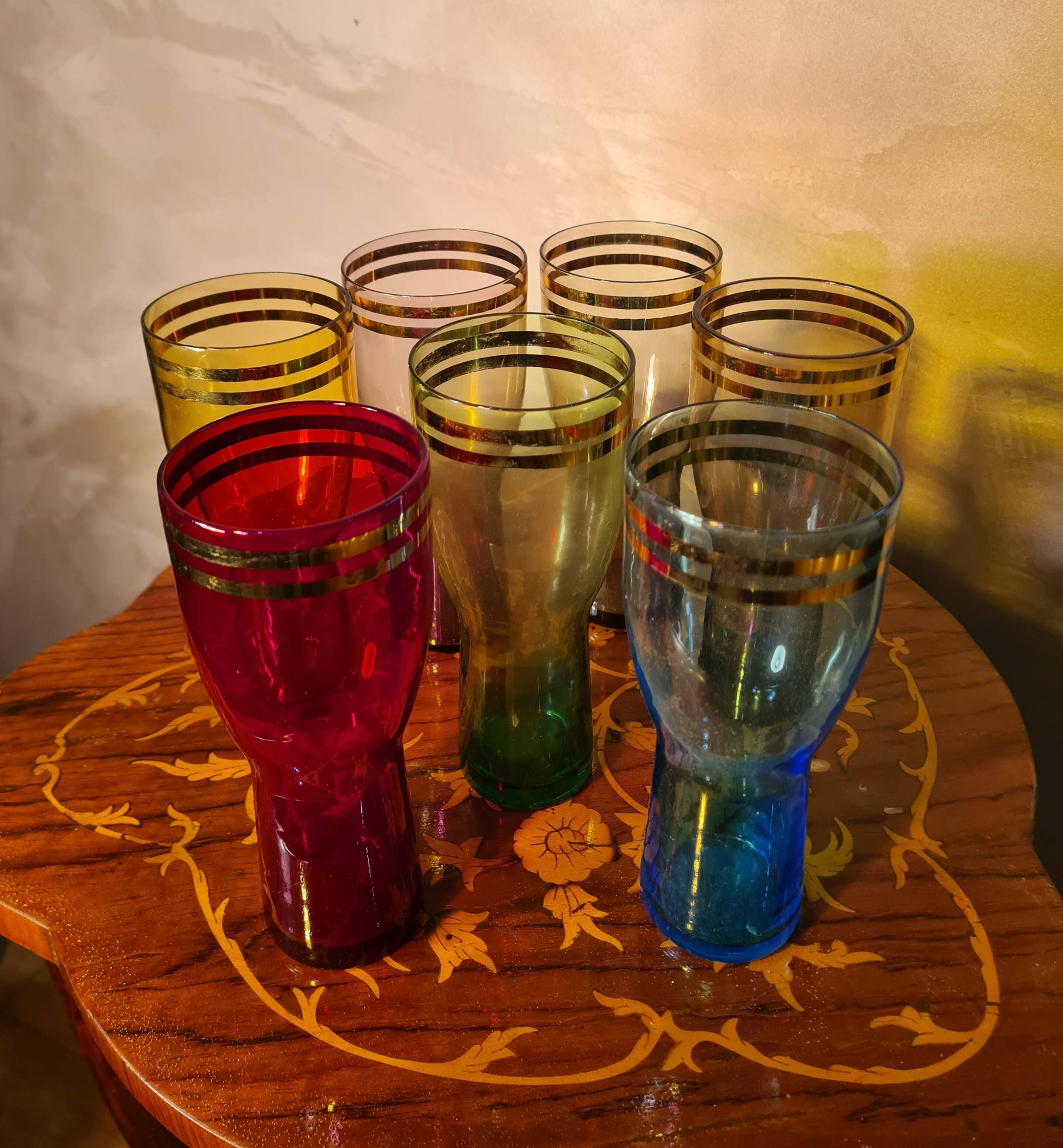 lot of 7 large tinted glasses for lemonade with double gold rim, 1950, 16x8 in good condition
