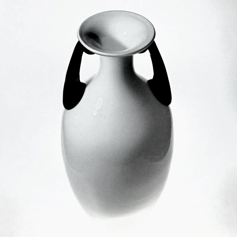 Vase art déco en verre opaline