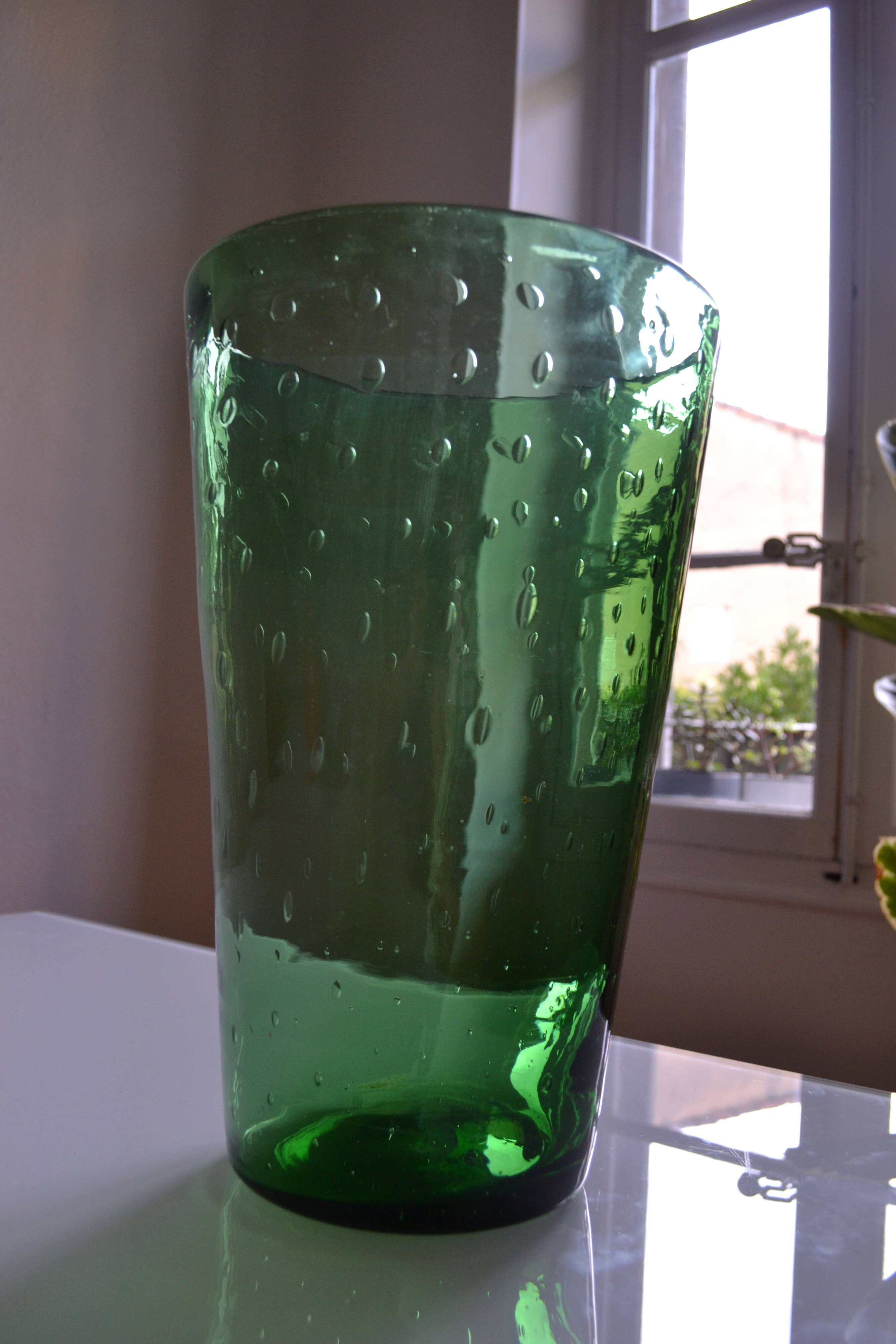 Very large vase 35 cm in green bullicante glass Murano or Empoli Italy 1960