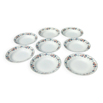 Lot de huit assiettes creuses en terre de fer de la faïencerie Saint Amand